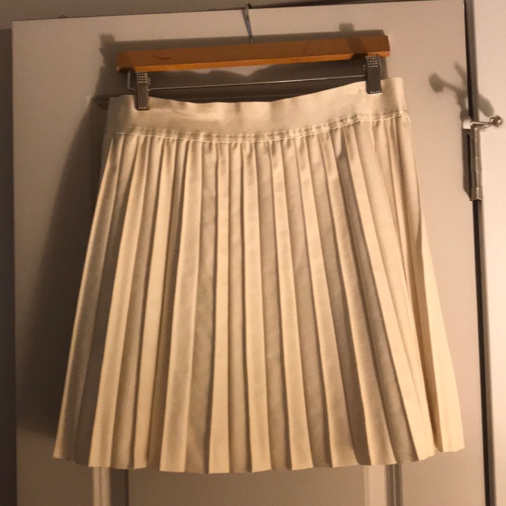 Leather pleated skirt